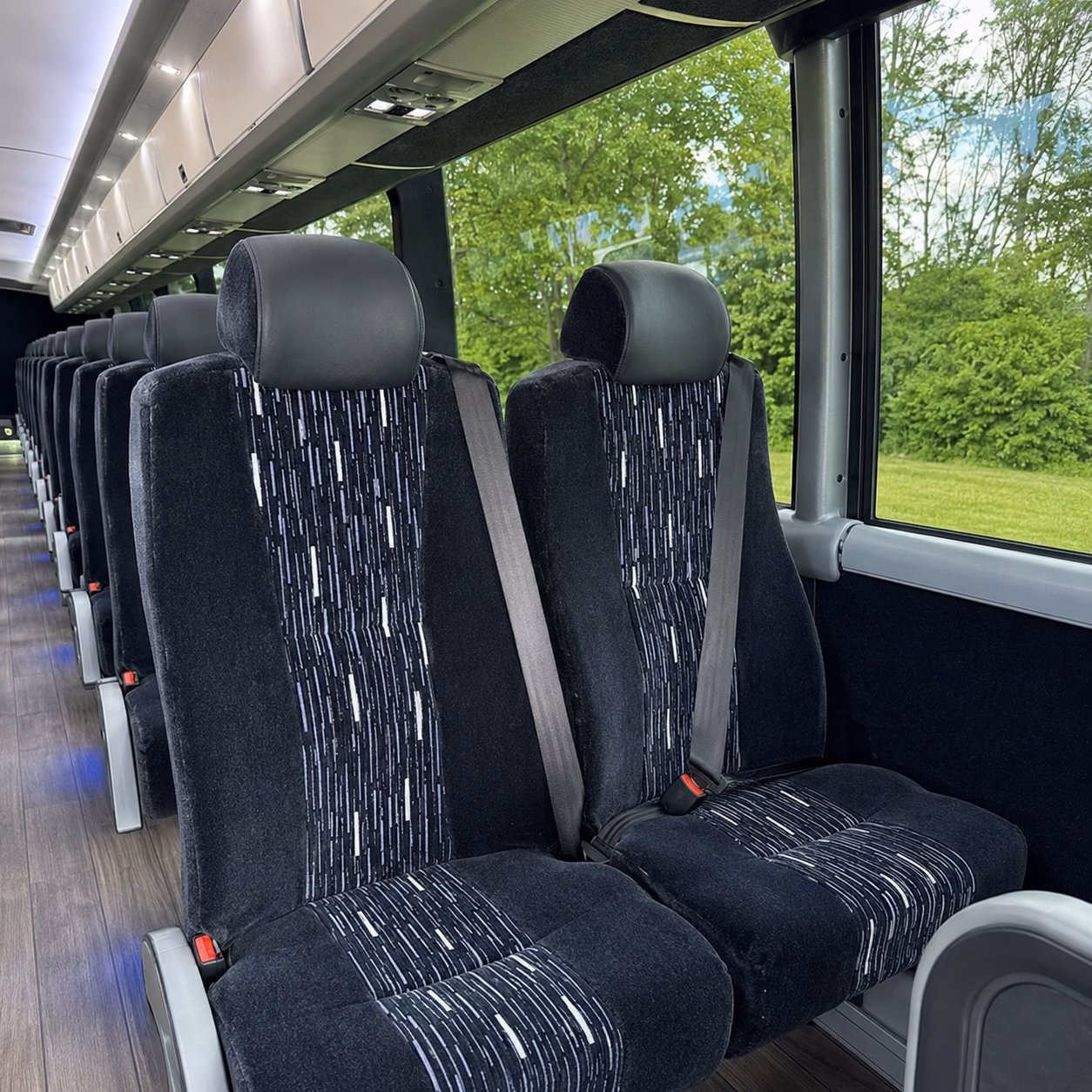choose the right bus for official airport transfers through hartsfield jackson