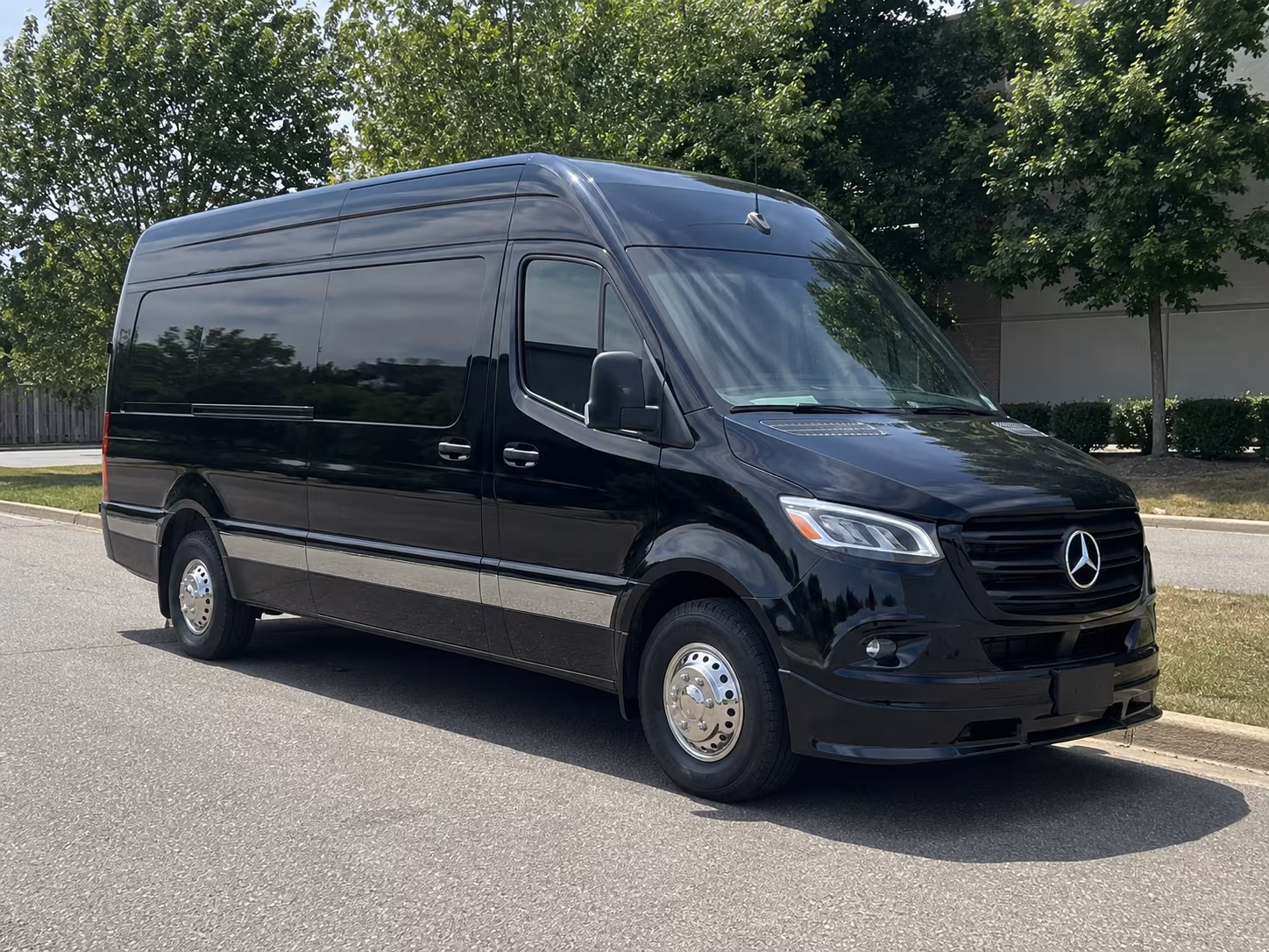 marietta get the whole group to the dance with marietta prom transportation